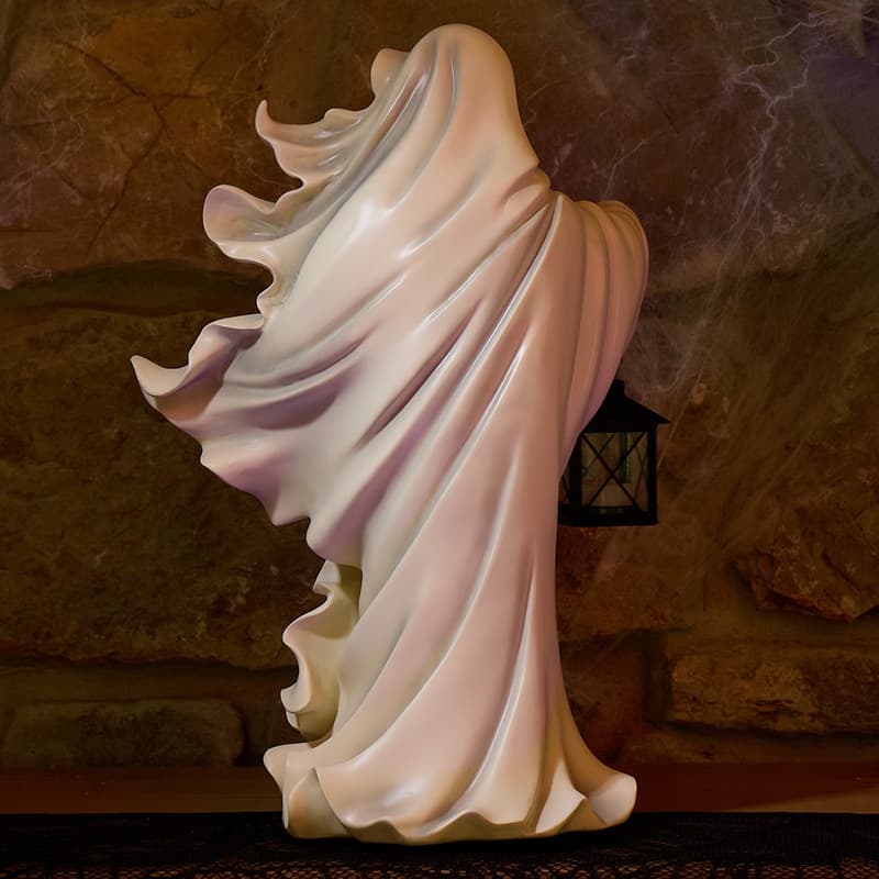 👻Ghost of Darkness with Lantern
